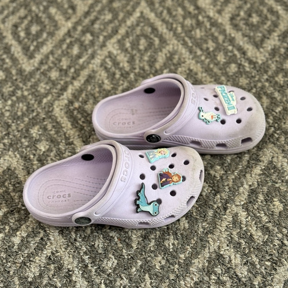 Crocs kids classic lavender Size 11